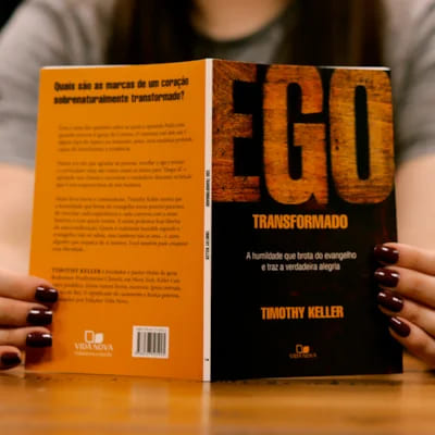 ego transformado, timothy keller, livro ego transformado, ego transformado timothy keller, livro cristão sobre identidade, como lidar com o ego à luz da bíblia, timothy keller livros cristãos, livro sobre humildade cristã, ego transformado resumo, como vencer a necessidade de aprovação, livros que fortalecem a fé, livro cristão sobre autoestima, evangelho e identidade, humildade segundo a bíblia, viver sem orgulho, saúde emocional e espiritual, autoconhecimento cristão, 1 coríntios ego
