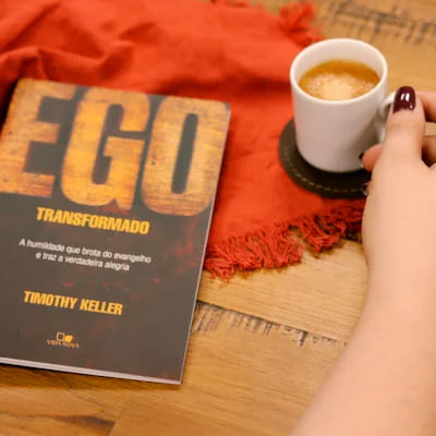 ego transformado, timothy keller, livro ego transformado, ego transformado timothy keller, livro cristão sobre identidade, como lidar com o ego à luz da bíblia, timothy keller livros cristãos, livro sobre humildade cristã, ego transformado resumo, como vencer a necessidade de aprovação, livros que fortalecem a fé, livro cristão sobre autoestima, evangelho e identidade, humildade segundo a bíblia, viver sem orgulho, saúde emocional e espiritual, autoconhecimento cristão, 1 coríntios ego