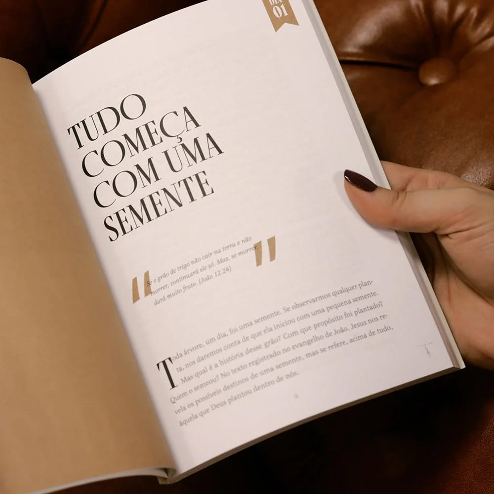 Mulheres Enraizadas - Viviane Martinello | Devocional para Fortalecer a Fé Feminina