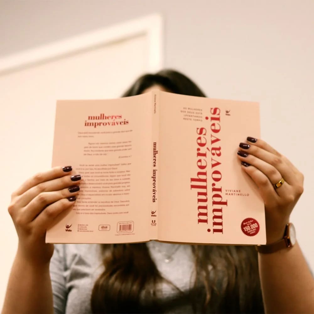 mulheres improváveis viviane martinello, livro mulheres improváveis, livro cristão para mulheres, devocional para mulheres cristãs, livro de fé e propósito feminino, chamada de Deus para mulheres, empoderamento feminino cristão, livro cristão feminino 2025, leitura cristã para mulheres, livro evangélico viviane martinello, mulheres escolhidas por Deus, transformação espiritual feminina, propósito de Deus para mulheres, livro para mulheres de fé, jornada com Deus para mulheres, mulheres que Deus usa, inspira